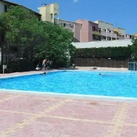 Nice With Terrace On The Sea Front Apartmán